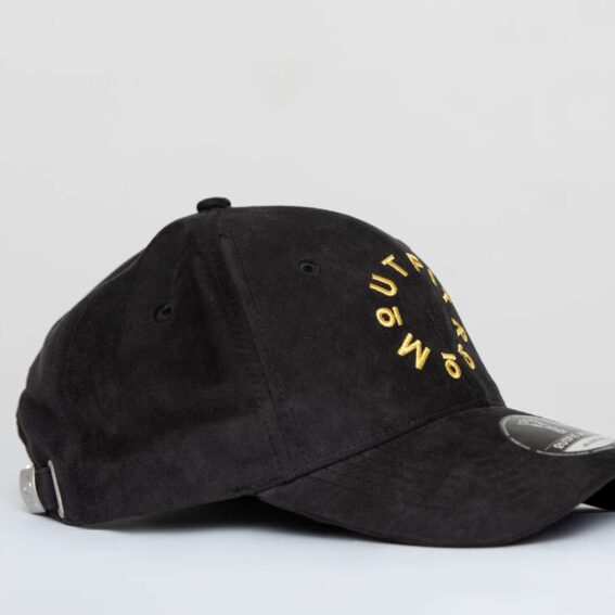 Casquette réglable en daim noir OUTFIT ROOM